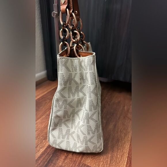 MICHAEL KORS CYNTHIA TOTE - Picture 5 of 8